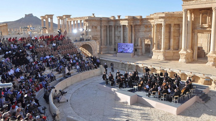 Rusia celebra un concierto de música clásica entre las ruinas de Palmira